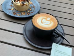-彳亍咖啡·这里(水湾路店)