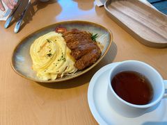 炸猪排裙边蛋包饭-WOKKA by艮上(中海环宇荟店)
