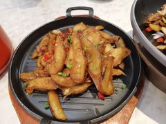 -阿瓦山寨·湘菜现炒·剁椒鱼头王(咸阳总店)
