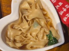 -老牌坊云南鱼豆花火锅(哈西万达店)
