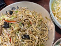 -亮亮面馆(经六路店)