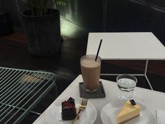 -UNI UNI(环亚凯瑟琳店)