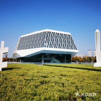 「哈尔滨音乐厅」刚刚看自己的相册，盼望着春暖花开