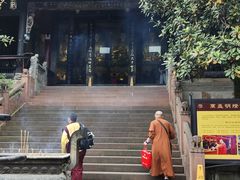 -峨眉山报国寺