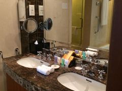 -汕尾巴黎半岛酒店