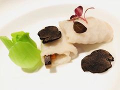 顺德绉纱鱼卷配小唐菜-Yan Ting 宴庭中餐厅(上海静安瑞吉酒店)