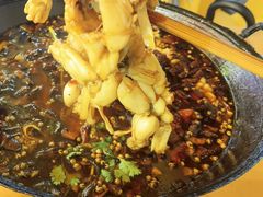 -鸿顺老铁锅美蛙鱼府(解放碑店)