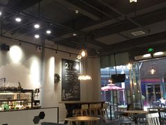 大堂-HELLO 27 意面·沙拉·帕尼尼