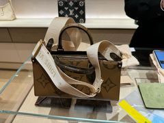 -LV路易威登(海信广场店)