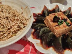 -肥肥虾庄·金牌油焖大虾(汉街SKP店)