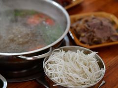 -黄利砖万峰林布依特色酸笋牛肉馆