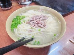 -亮亮面馆(经六路店)