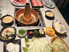 -洞庭洲·防空洞火锅·铜锅涮肉·烧烤(新百广场店)