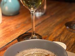 奶油蘑菇汤配面包丁-Carbon莫卡哆·意大利复古集市餐厅(杭州大厦店)