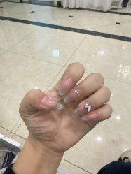 -iU美甲美睫