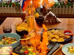 -米德维奇俄式西餐厅(西六道街店)