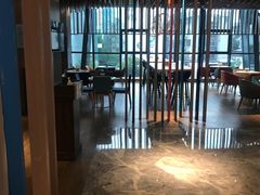 -珠海拱北口岸智选假日酒店