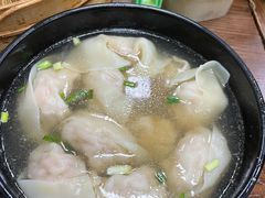 三鲜大馄饨-万寿斋(山阴路店)
