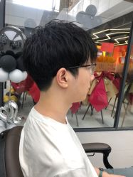 -尤司男士国潮理发馆