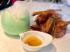 金牌烤乳鸽-夜宴江景餐厅