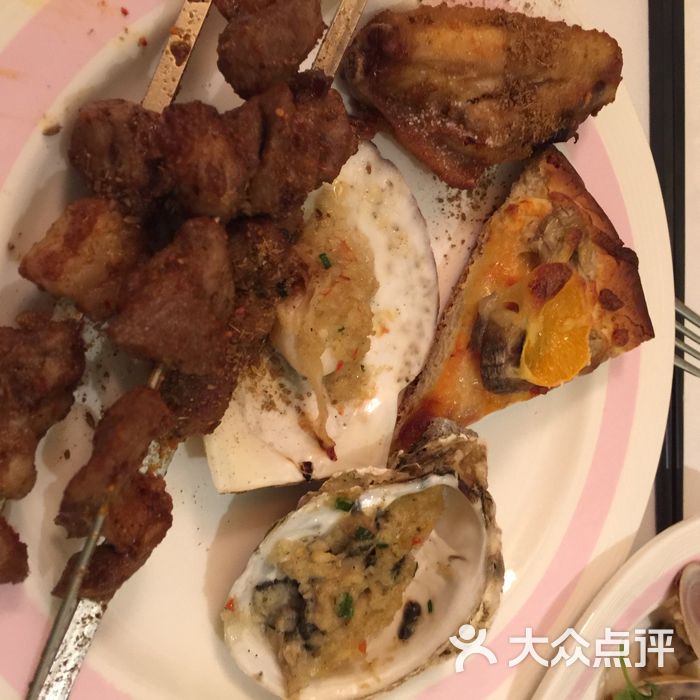 新疆大廈品悅·清真美食大巴扎