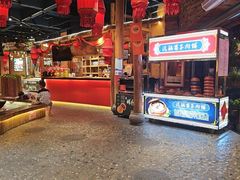 -老滇山寨•云南特色菜•地方菜•民族风情歌舞表演(金碧店)