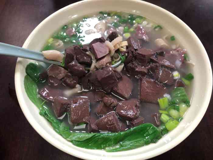 打分 羊杂粉丝羊血,汤鲜味美,寒冬腊月来一碗满血复活