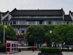 -巴陵广场