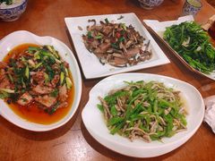-石磨豆花家常菜·牦牛排土火锅