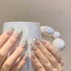 -花岐款式专研健康美甲沙龙