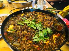 -鸿顺老铁锅美蛙鱼府(解放碑店)