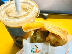 -瑞幸咖啡(东方广场中庭店)