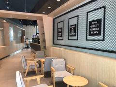 用餐区-瑞幸咖啡(盈锋中心店)