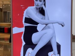 -STUART WEITZMAN(静安嘉里中心店)