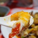 比我的手掌心还大，肉饱满度100%，咬一口，爆汁哇