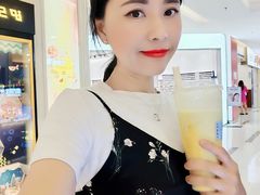 -瑞幸咖啡(凯德龙之梦莘庄店)