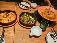 -云海肴·汽锅鸡·云南菜(天山百盛优客店)