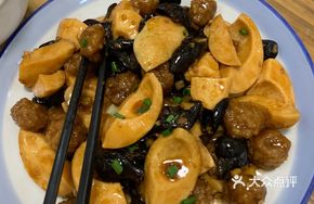 Egg White Braised Pork Balls