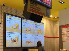 -麦当劳(深圳北站B2检票口楼上)