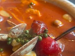 酸彩椒蛤蜊煮牛蛙-Ameigo梅果·云贵川bistro(长宁来福士店)