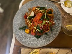 香蒜带子游水大虾手工面-Mark&Mars Restaurant