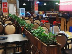 大堂-醉美东江·三文鱼·烧鸡公