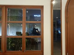 -有猫主题·治愈系猫咖(曾厝垵店)