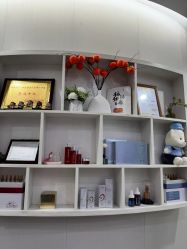 -苗方清颜专业祛痘·皮肤管理