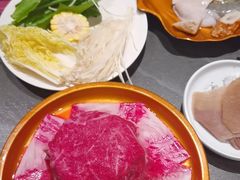 -牛YO寿喜烧·铁板烧和牛火锅自助(市府恒隆店)