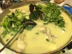 青椒紫苏鱼头-佬湘楼(越秀城市广场店)