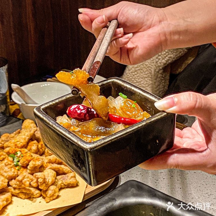 终于武汉也拥有了巴奴毛肚火锅!!