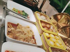 -四囍码头海鲜烧烤自助火锅(外滩南京东路悦荟广场店)