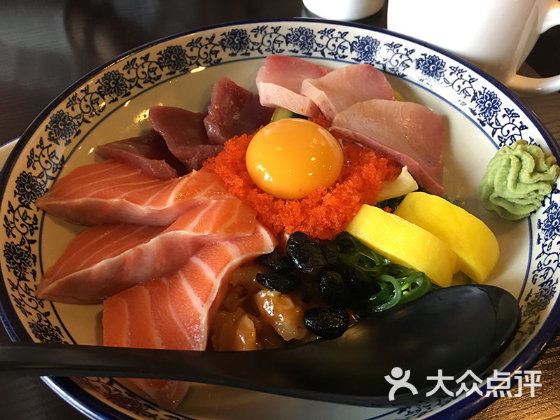 三文鱼立鱼吞拿鱼饭