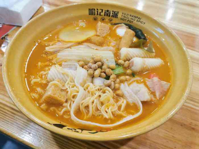 逛完街都快九点了想着吃点简餐就来了负一层其实